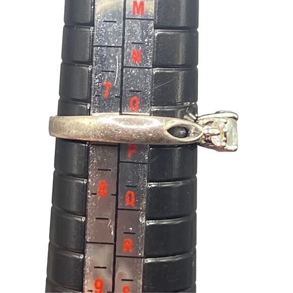 Sterling silver 925 pale blue round topaz and flanked by two small CZs ring 7.5 - Picture 4 of 13